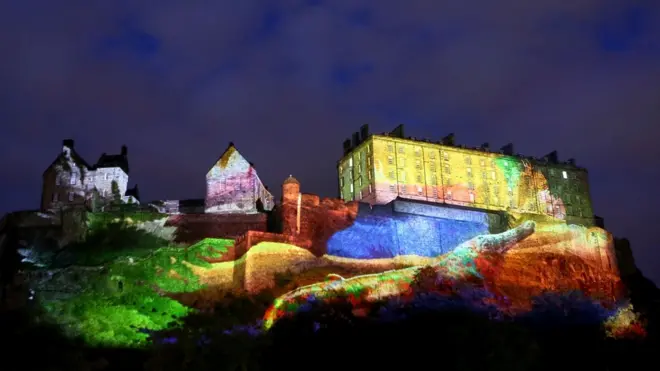 Эдинбургский замок стоит на вулкане, который потух 350 млн лет назад