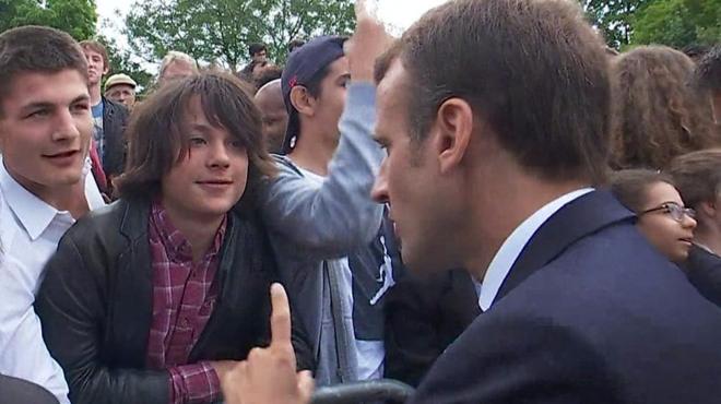 الرئيس الفرنسي يوبخ صبيا