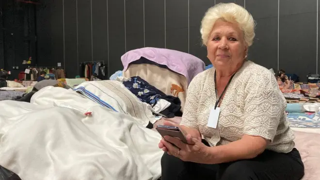 Валентина з Попасної живе на цій розкладачці з квітня