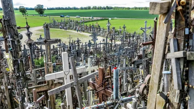 Гора Хрестів