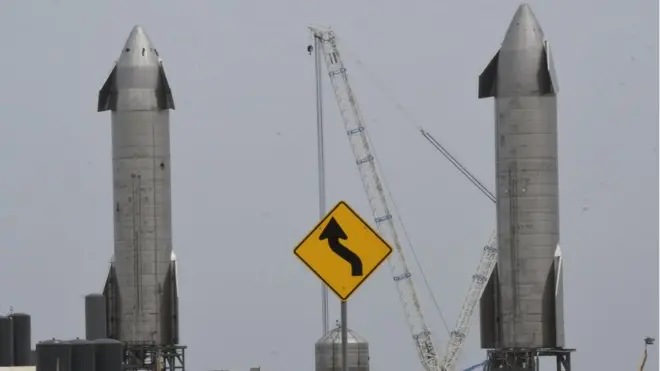 SN9 i SN10 prototipovi na pisti pred probni let