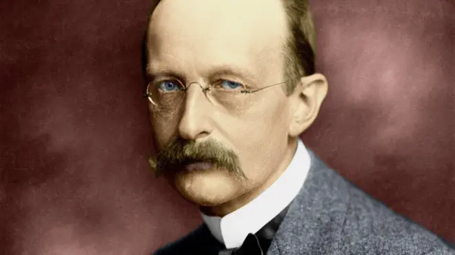 Planck fue galardonado en 1918 con el Premio Nobel de Física "por su papel en el avance de la física debido al descubrimiento de la teoría cuántica".