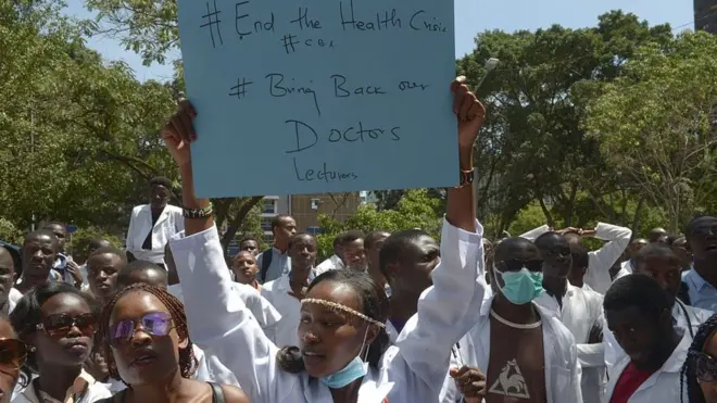 Doctors wey dey protest for Kenya.