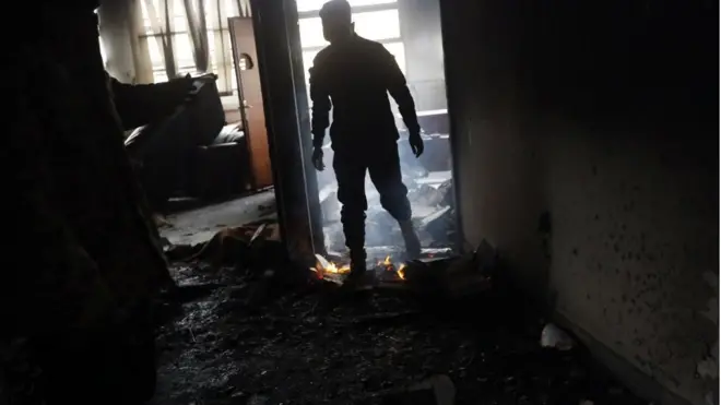 Serangan bom bunuh diri di kantor Komisi Pemilihan Umum di ibu kota Libia, Tripoli, yang menewaskan sedikitnya 12 orang, merupakan pelaksanaan dari ancaman ISIS.