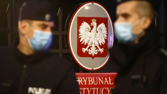 Anayasa Mahkemesi kararı değerlendirirken önünde güvenlik önlemi alındı