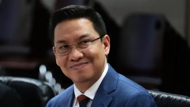 นายพุทธิพงษ์ ปุณณกันต์ รมว.ดิจิทัลเพื่อเศรษฐกิจและสังคม มอบหมายให้ผู้ช่วยรัฐมนตรีเข้าร้องทุกข์กล่าวโทษนายธนาธร จึงรุ่งเรืองกิจ ประธานคณะก้าวหน้าที่ ปอท. วันนี้ (20 ม.ค.)