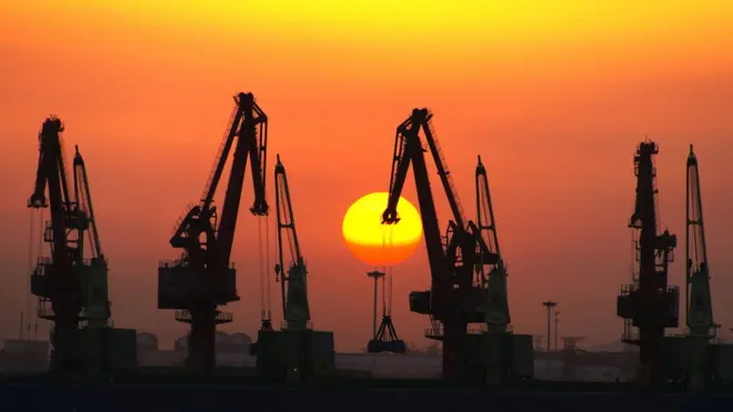 В китайских портах непривычно тихо. Страна на осадном положении