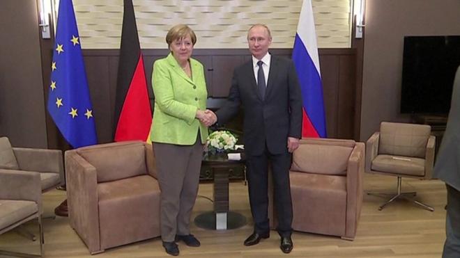 Меркель с Путиным поговорили, но не договорились