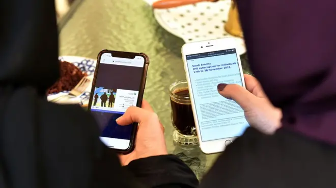 اقبال من نساء المنطقة العربية على وسائل التواصل الاجتماعي