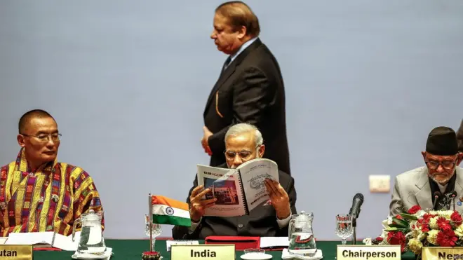 دونوں ممالک کے درمیان کشیدگی سات دہائیوں میں کئی بار دیکھنے کو ملی اور سفارتی حلقے اسے معمول قرار دیتے ہیں