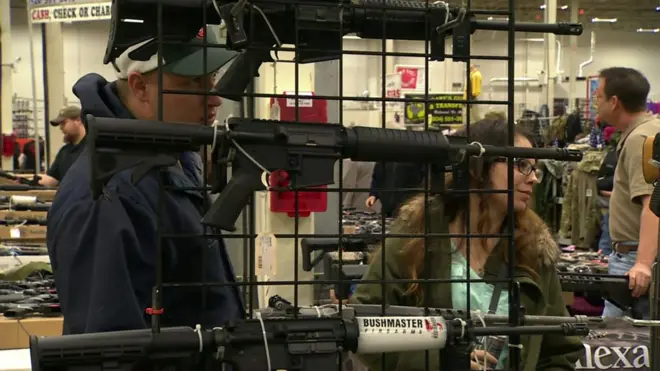 Смертельный роман: американцы и оружие