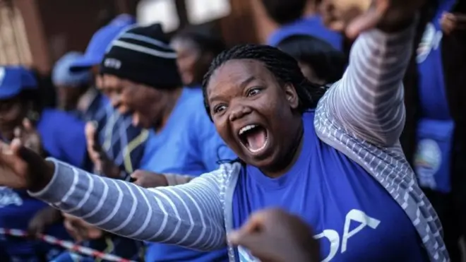 Democratic Alliance kwa sasa kinashikilia baadhi ya miji mikubwa nchini humo