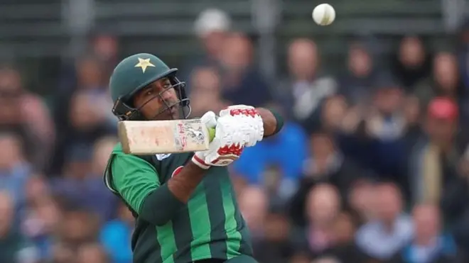 سرفراز( فائل فوٹو)