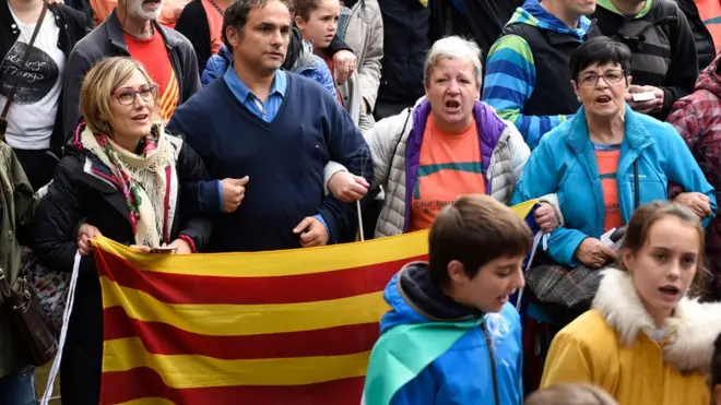 Protes mendukung pemisahan diri dari Spanyol terus berlanjut di Catalunya.