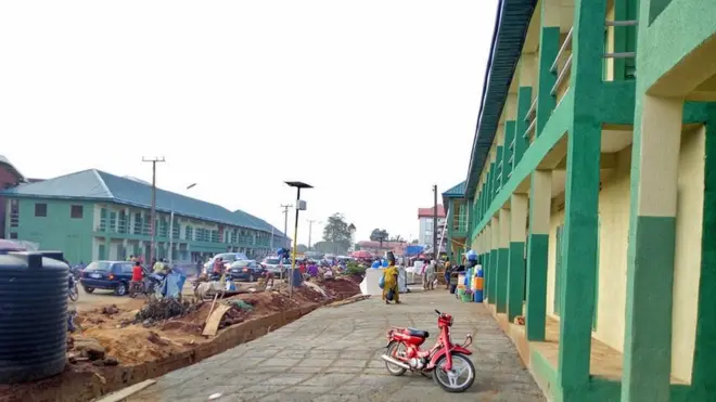 Ahịa Orie Uga n'Anambra steeti bụ ndị otu 'Uga Town Union' rụrụ ya, ọ bụghị gọọmentị Anambra