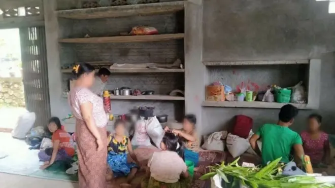 တောင်ပျောက်တိုက်နယ်ထဲကစစ်ရှောင်တွေ(ပုံအဟောင်းဖြစ်ပါတယ်)