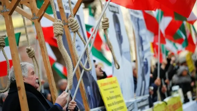 متظاهرون إيرانيون