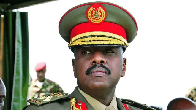 Lt Gen Muhoozi Kainerugaba ni umugaba w'ingaboza Uganda zirwanira ku butaka
