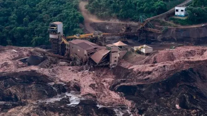El alud ocurrió en la represa Córrego do Feijão, que pertenece a la compañía minera Vale.