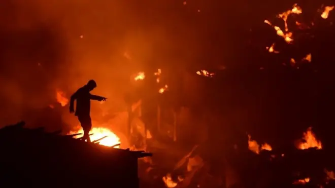 النيران في بنغلاديش