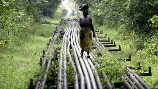 تتعرض أنابيب النفط والغاز في نيجيريا إلى هجمات الجماعات المسلحة