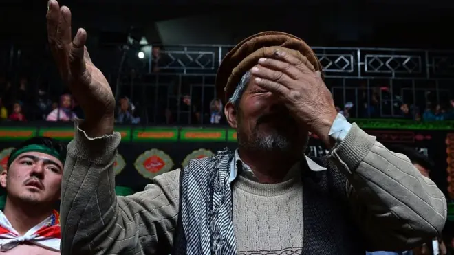 منگل کو کابل میں ایک مزار کو نشانہ بنایا گیا جہاں 18 ہلاکتیں ہوئیں