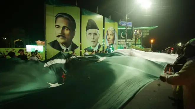 কবি ইকবাল আর মুহম্মদ আলী জিন্নাহর 'স্বপ্নের' দেশ পাকিস্তান ভেঙ্গে গেল কেন?