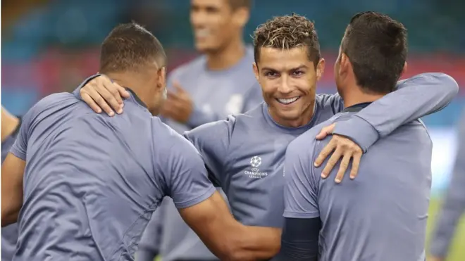 رونالډو د غبرګونو پلار شو