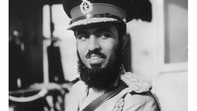 Sultan Qaboos bin Saciid Al Saciid ayaa xukunka afgembi kagala wareegay aabihii 1970