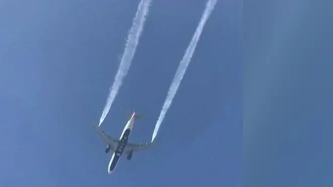 بالفيديو: طائرة تفرغ وقودها فوق مدارس أمريكية