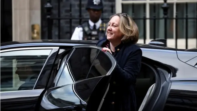 英國貿易國務部長安妮-瑪麗·特雷維廉將與印度方面開始談判。