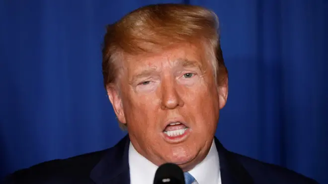 Donald Trump compareció este viernes por sorpresa desde su resort en Mar-a-Lago, Florida.