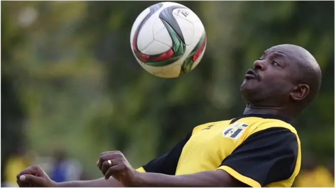 Le président Nkurunziza est un entraîneur de football qualifié