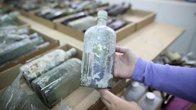 В этих бутылках сто лет назад хранилось вино, виски, сидр, джин и пиво