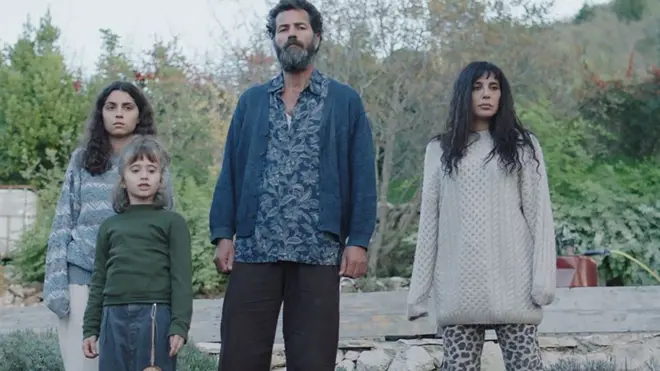 أدى دور الزوجين في الفيلم الممثلة نادين لبكي والممثل صالح بكري