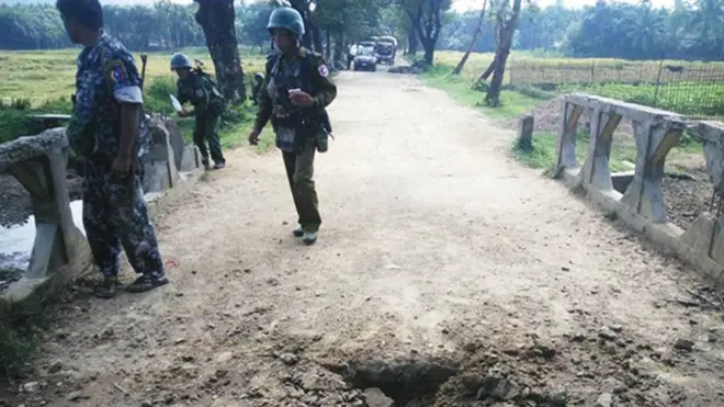 အကြမ်းဖက် တိုက်ခိုက်သူ တွေကို တိုက်ခိုက် နှိမ်နင်း ရာမှာ တပ်မတော် ရဟတ်ယာဉ် တွေနဲ့ ကူညီ တိုက်ခိုက် ခဲ့