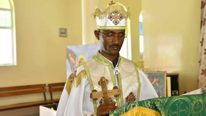 ቀሺ ኢሳይያስ ሓይልኣብ ኣብ ቤተ ክርስትያን ሃመረ ኖህ ኪዳነ ምህረት ናይሮቢ ቀዳሰ እናኣስምዑ