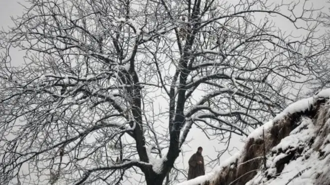 کشمیر کې دا وروستیو کې درنې واورې شوې