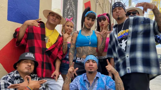 Los "colombia" de Monterrey mantienen vivo el espíritu de la cumbia.