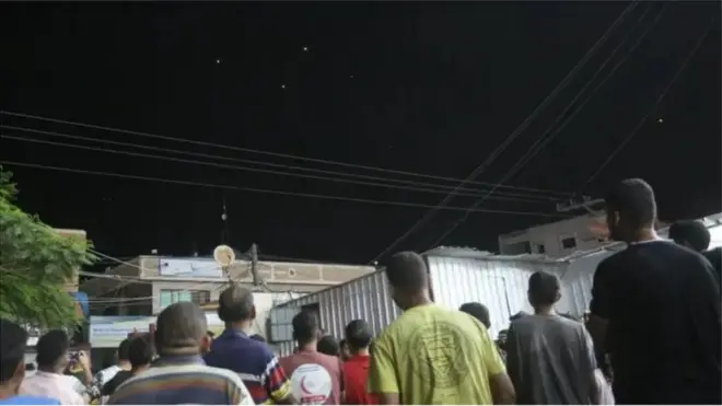 加沙地帶的巴勒斯坦人觀望伊朗對以色列發射導彈