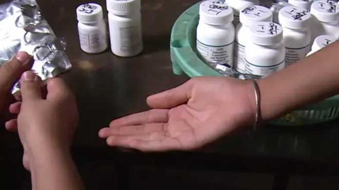 ایچ آئی وی سے متاثرہ بچے