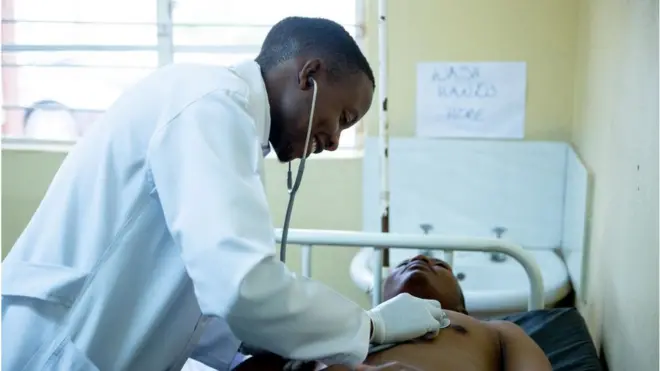 Dokita kan n tọju alaisan