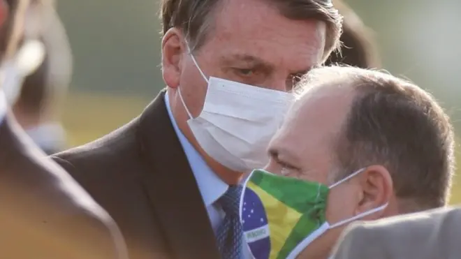 Mesmo recuperado da covid-19, Bolsonaro se queixaaposta esportiva lotinhauma infecção pulmonar