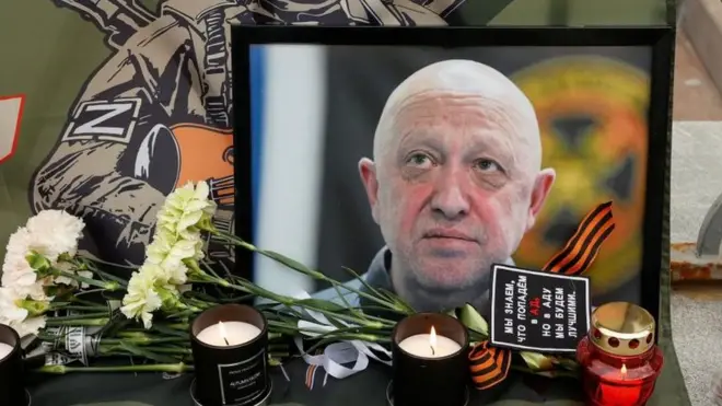 Flowers and picture of Prigozhin