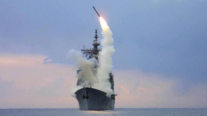 Запуск крылатой ракеты с американского корабля по Ираку в 2003 году