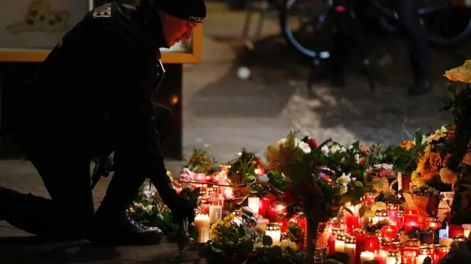 2016 yılı, sandıklardan çıkan sürpriz sonuçlar ve bombalı saldırılarla akıllarda kalmaya aday.