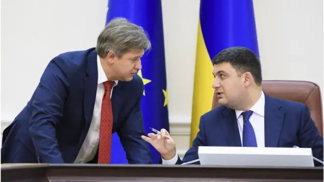 Публічна суперечка між Данилюком (ліворуч) і Гройсманом (праворуч) почалася ще наприкінці травня