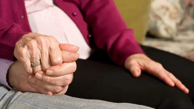 El 70% de quienes viven en un hogar de reposo en Reino Unido tiene más de 65 años.