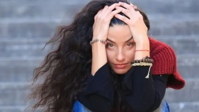 ڈپریشن ایک ذہنی بیماری ہے جس کے باعث لوگوں کو خودکشی کرنے کے خیالات آتے ہیں