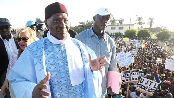 Selon lui, l'ancien président sénégalais, qui vit à Versailles depuis sa perte du pouvoir, va revenir au Sénégal pour les besoins de la campagne.